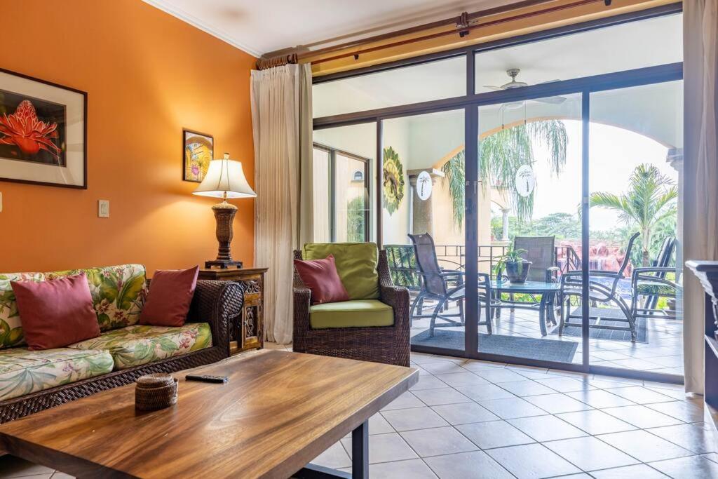 Sunrise 17-Tropical Three Bedroom Condo!