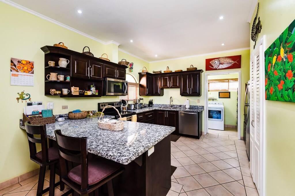 Sunrise 17-Tropical Three Bedroom Condo!