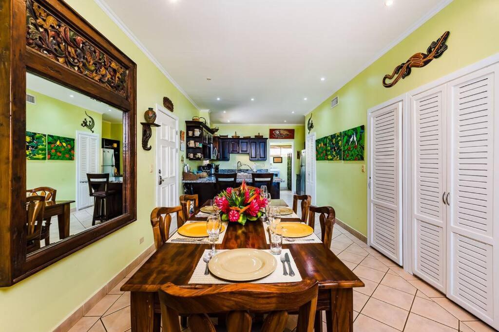 Sunrise 17-Tropical Three Bedroom Condo!