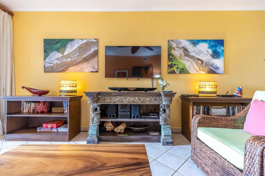 Sunrise 17-Tropical Three Bedroom Condo!