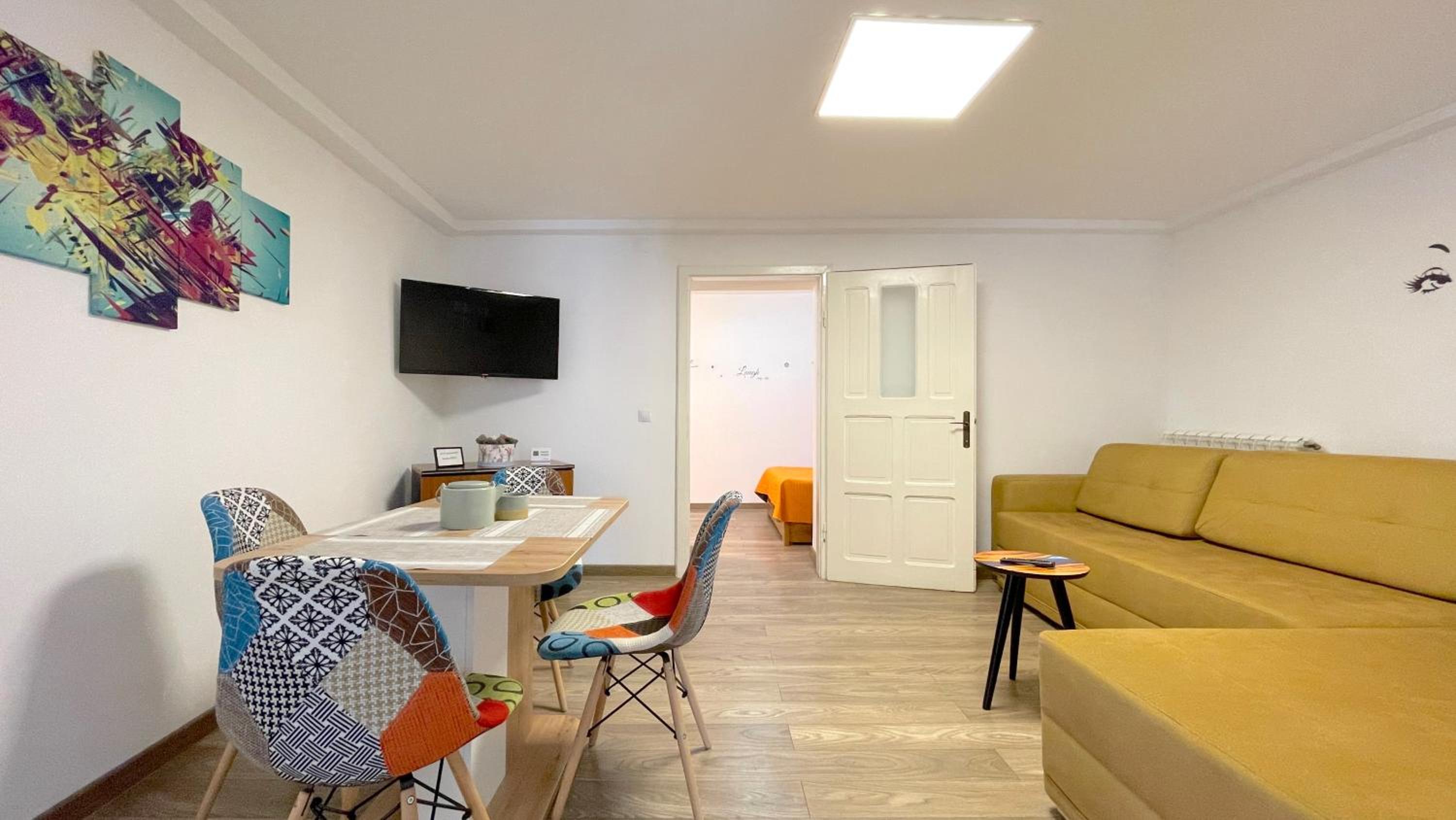 WELL Prettyplaces Apartment 001 view 5