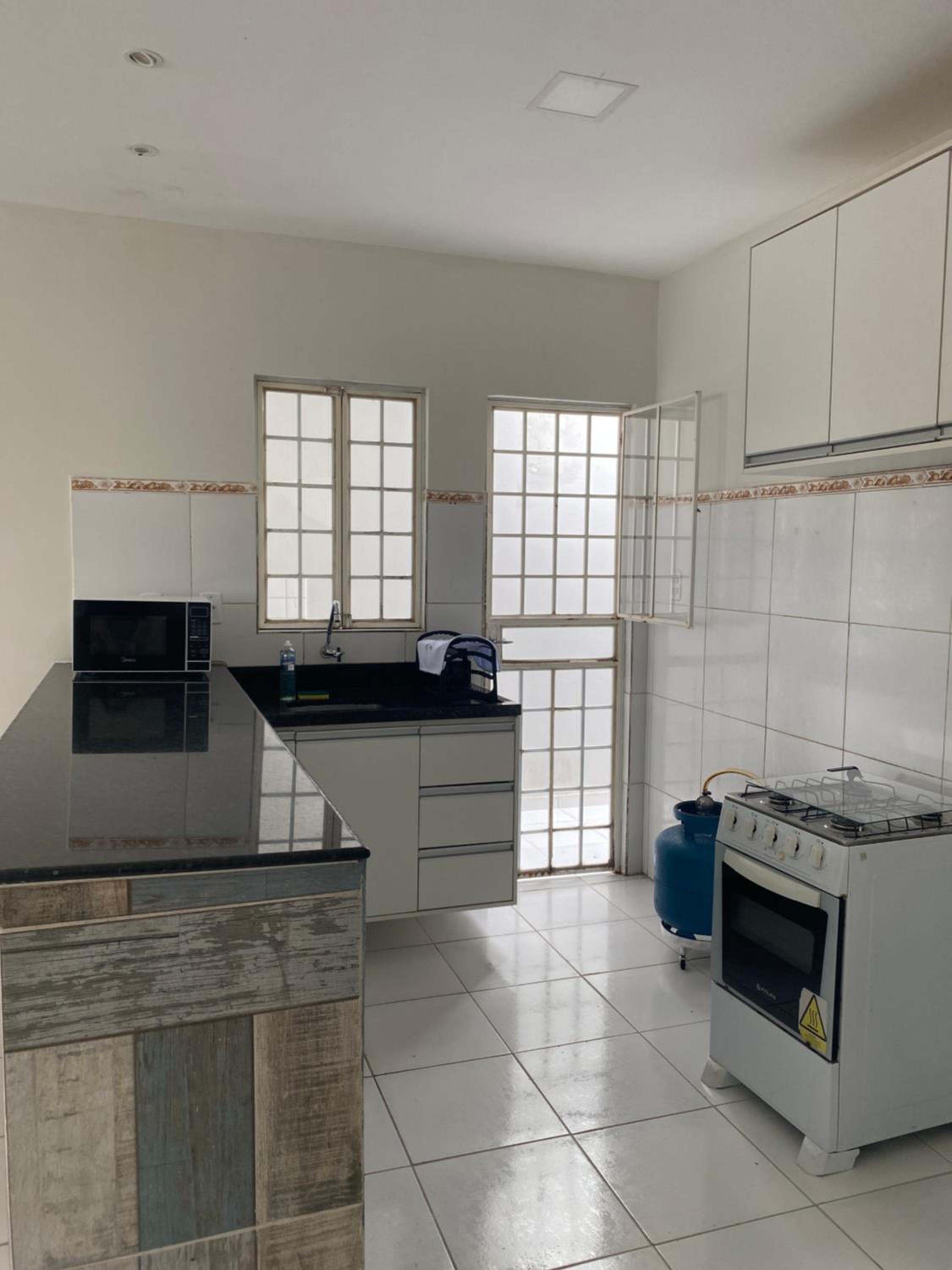 Até 10 pessoas, próx. ao shopping, ar condicionado, garagem apt A