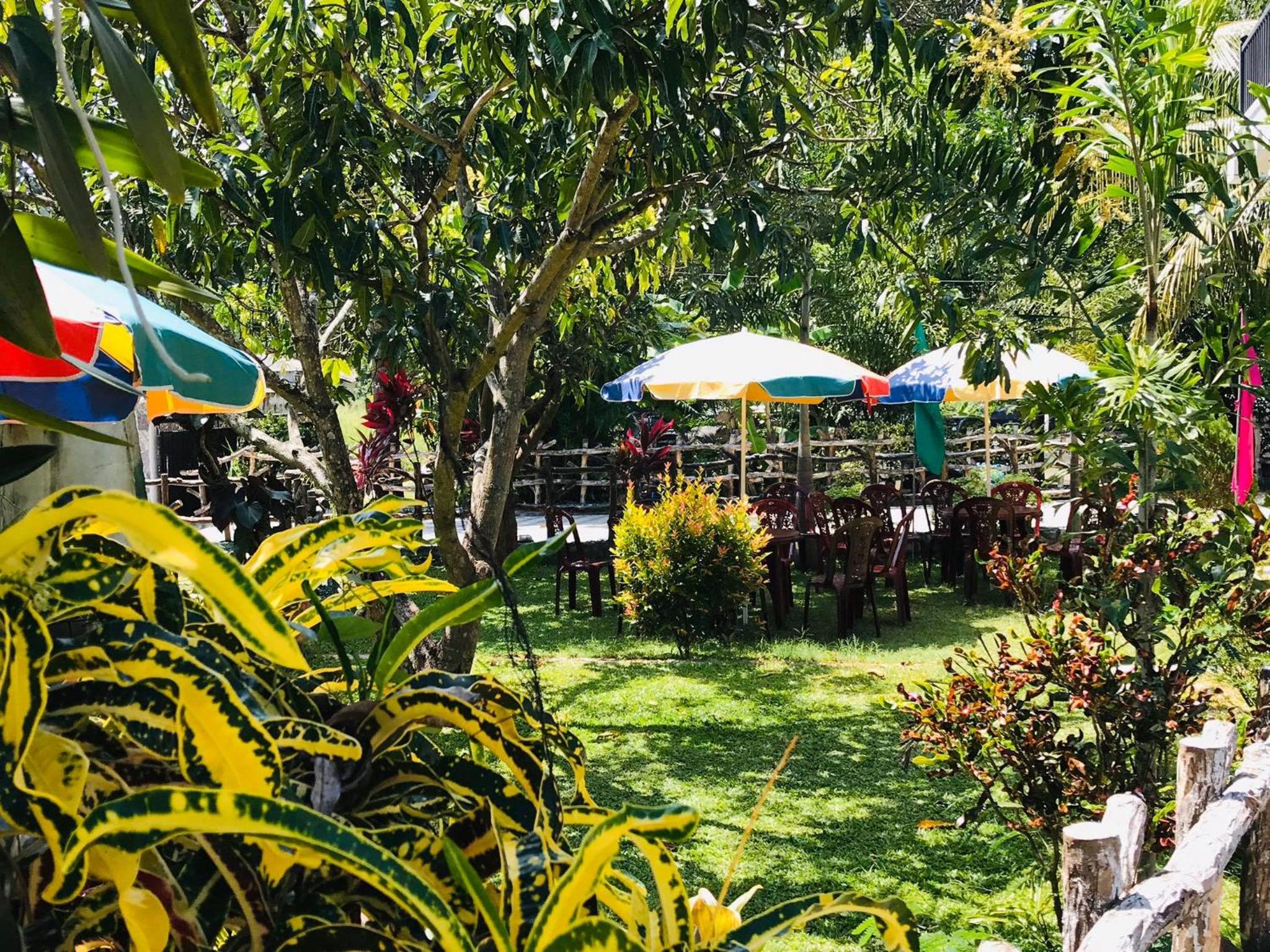 little rose inn