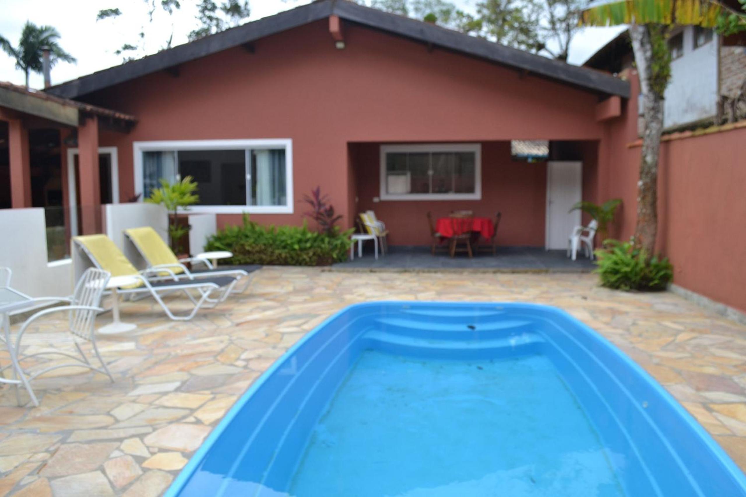 4 dorm com piscina a 350 m de Camburizinho