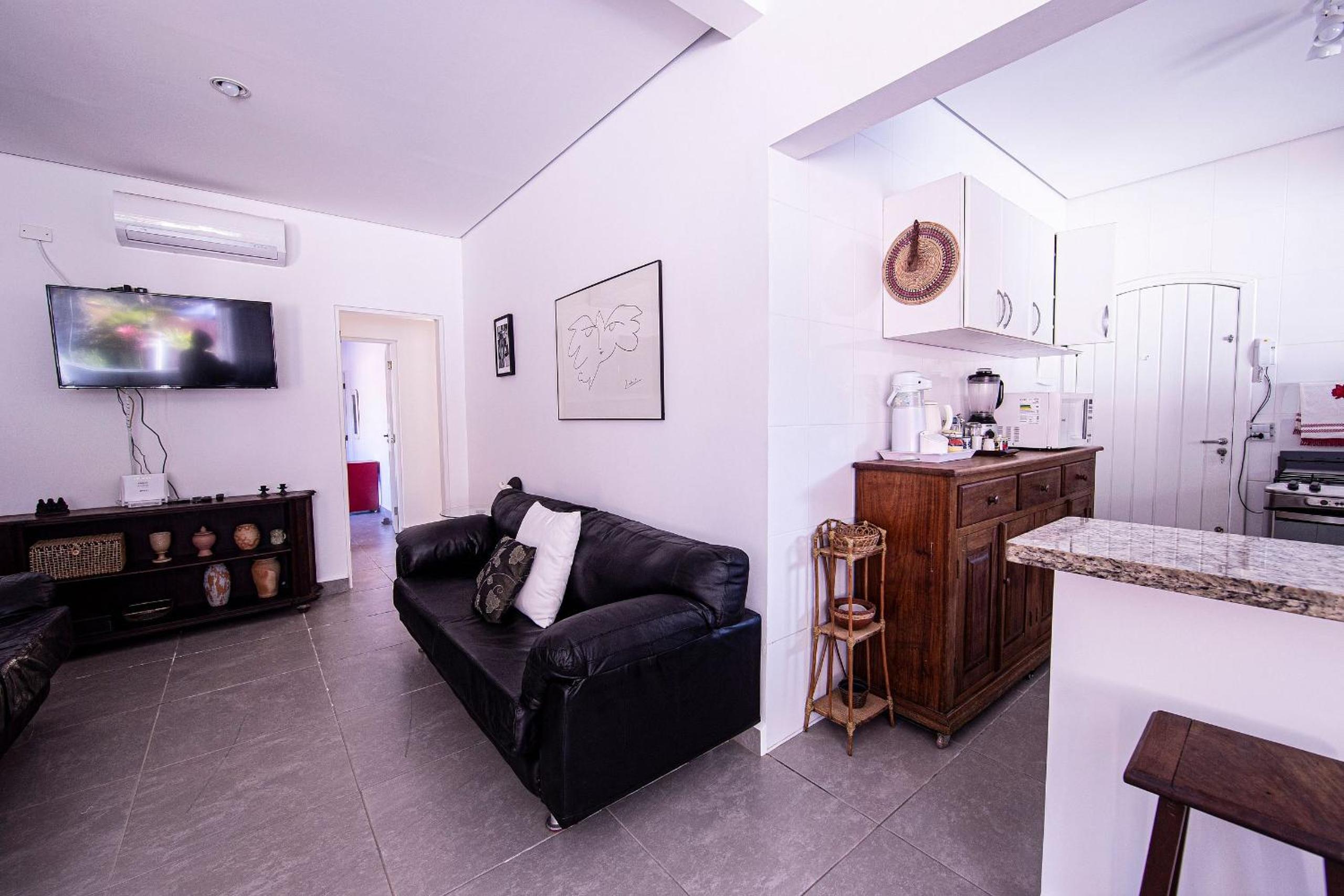 4 dorm com piscina a 350 m de Camburizinho