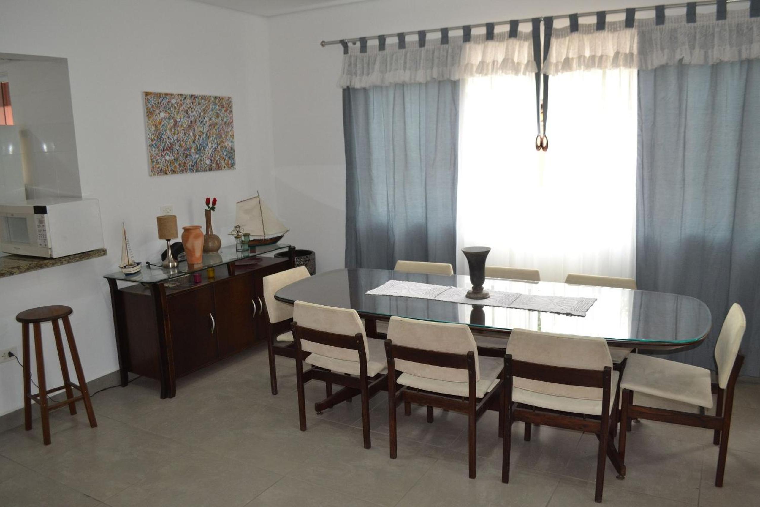 4 dorm com piscina a 350 m de Camburizinho