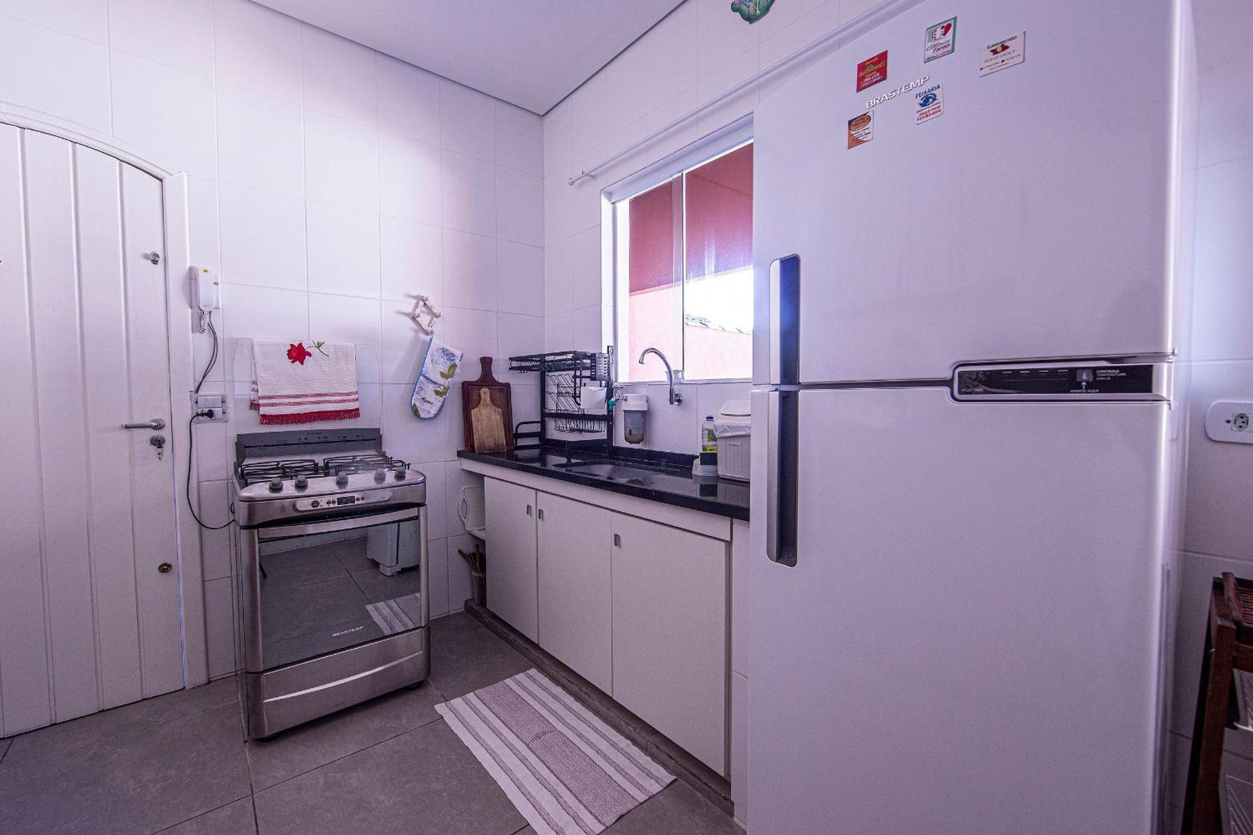 4 dorm com piscina a 350 m de Camburizinho