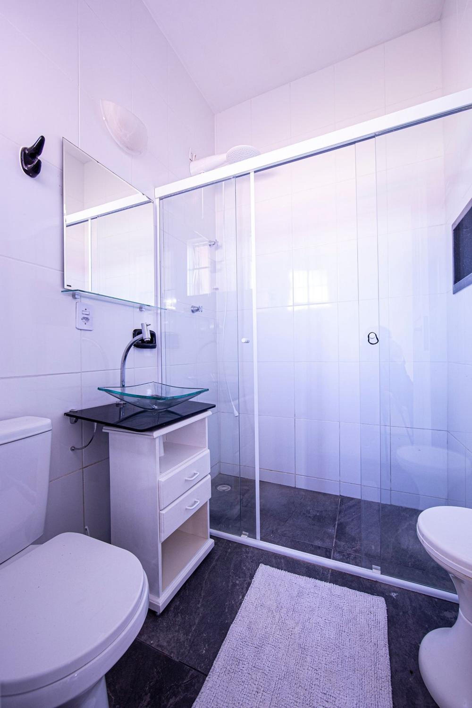 4 dorm com piscina a 350 m de Camburizinho