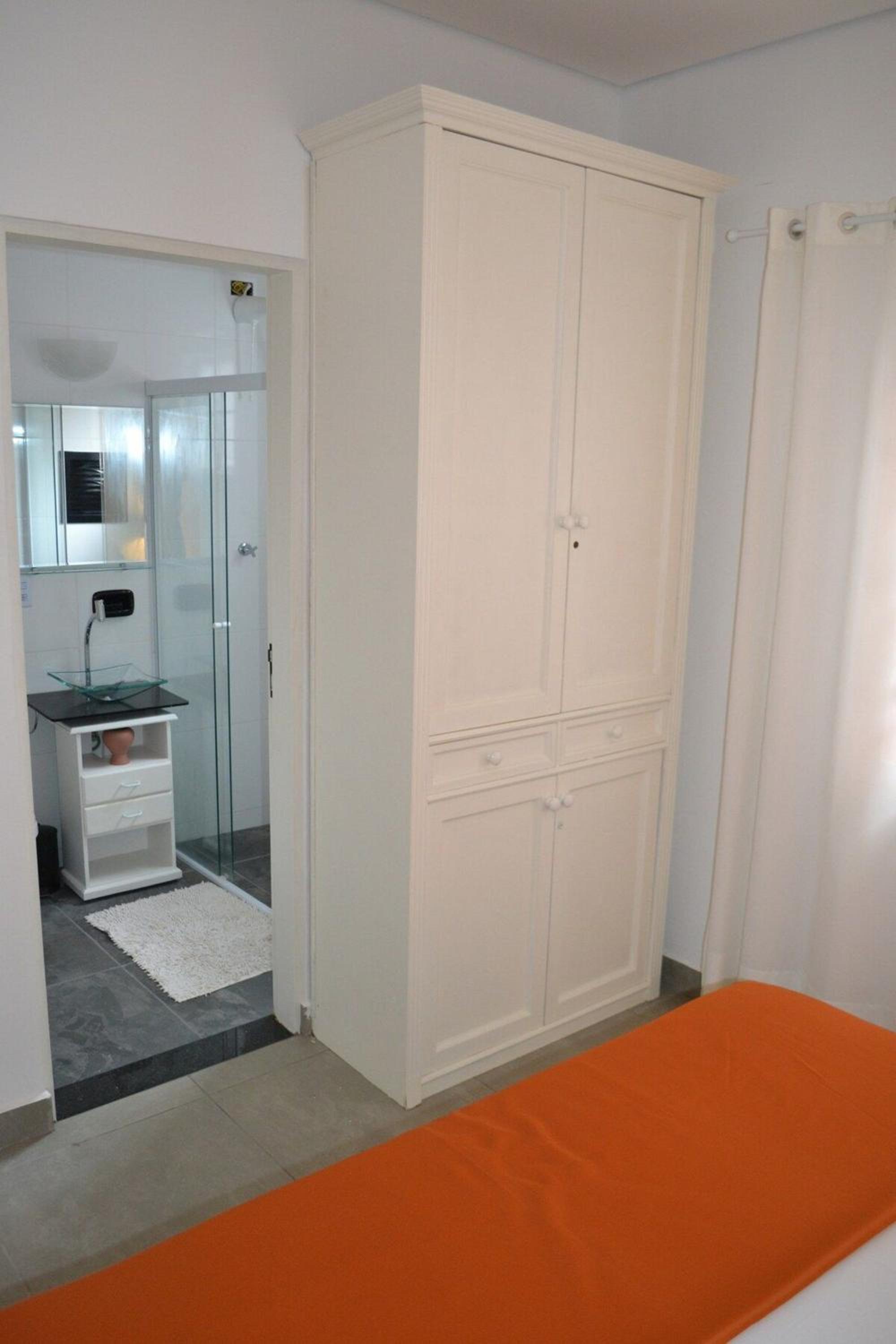 4 dorm com piscina a 350 m de Camburizinho