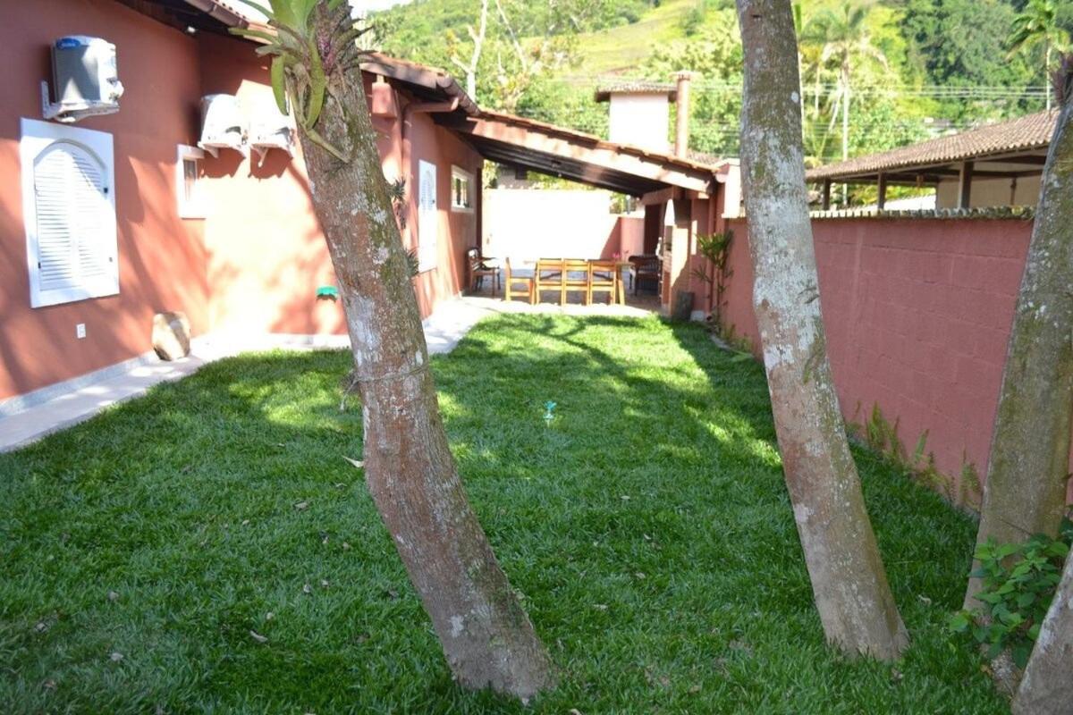 4 dorm com piscina a 350 m de Camburizinho