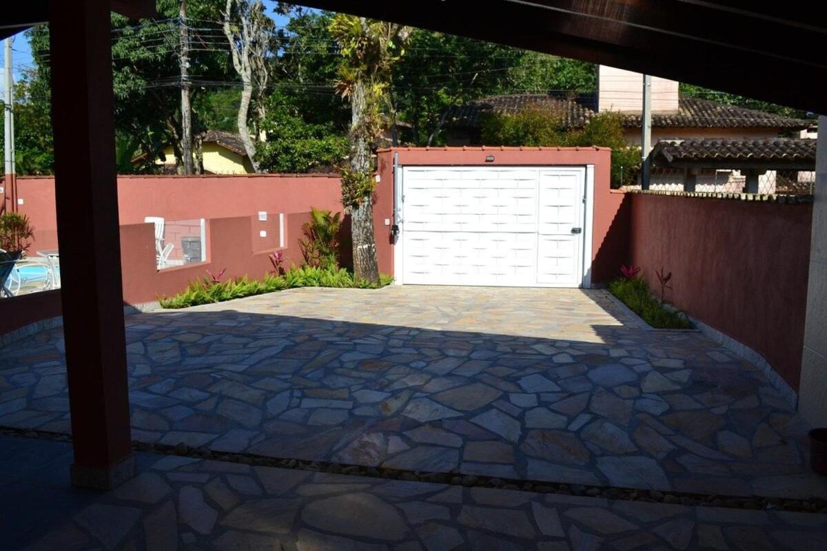 4 dorm com piscina a 350 m de Camburizinho