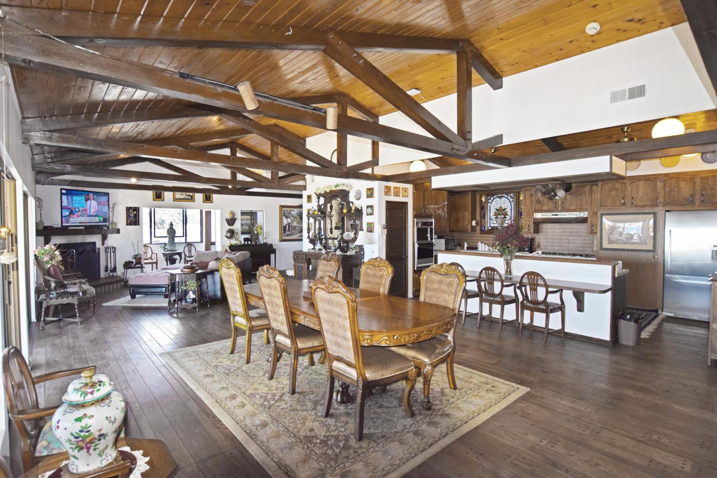 Catalina Courtyard Suites