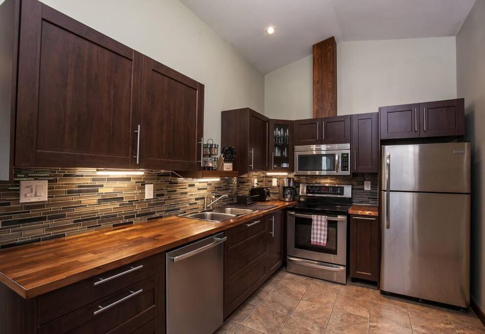 The best 2 bedrooms suite in Revelstoke!