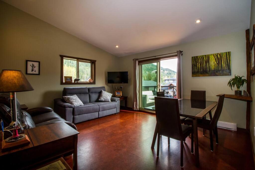 The best 2 bedrooms suite in Revelstoke!