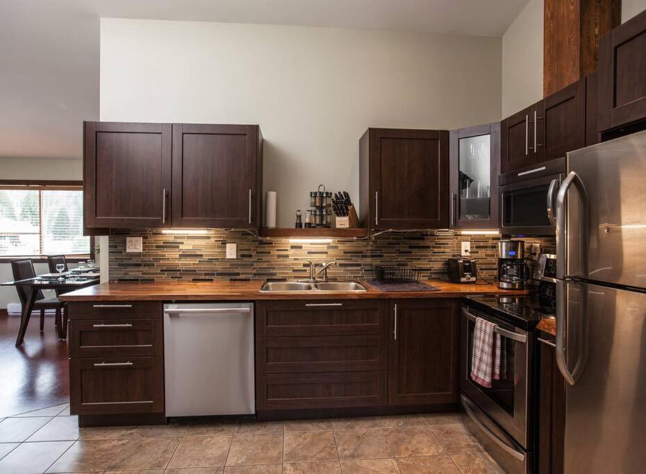 The best 2 bedrooms suite in Revelstoke!