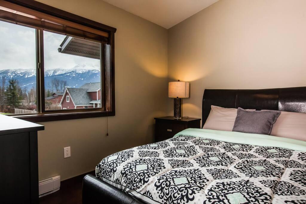 The best 2 bedrooms suite in Revelstoke!