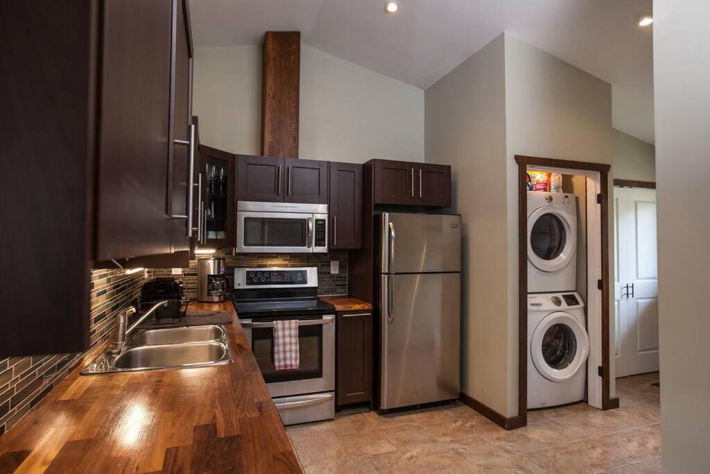 The best 2 bedrooms suite in Revelstoke!