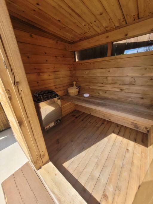The best 2 bedrooms suite in Revelstoke!