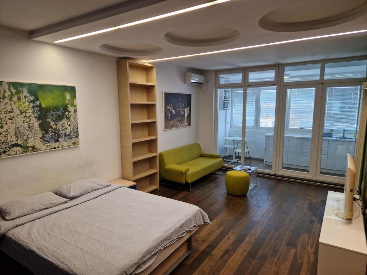 STATUS Superior Apartments