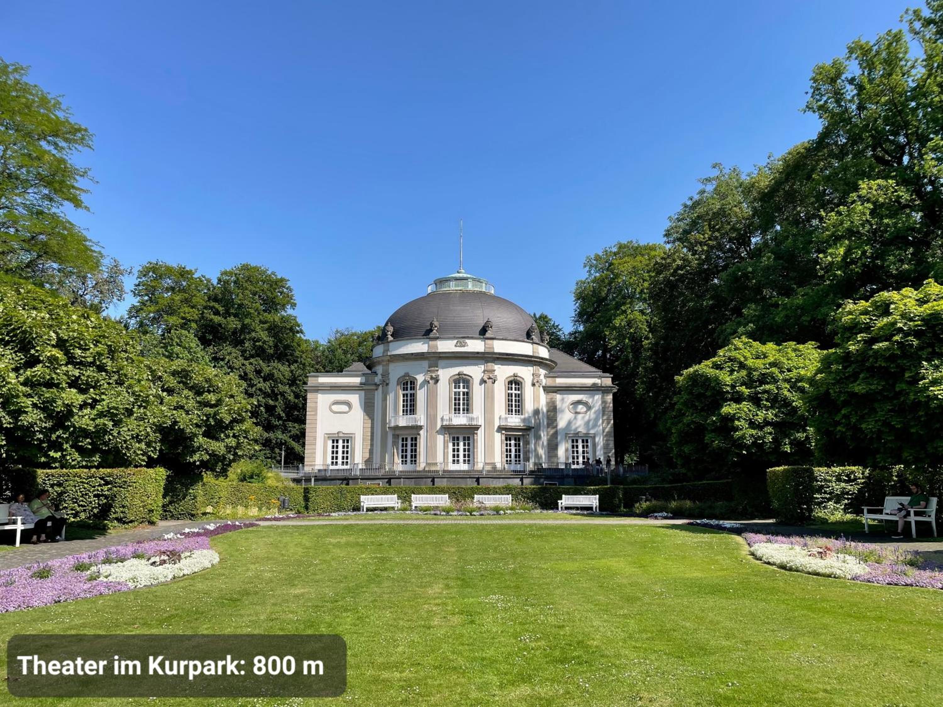 STUDIO3 zentral und ruhig mit Parkplatz, 5 min z Bali-T und GOP, Boxspringbett