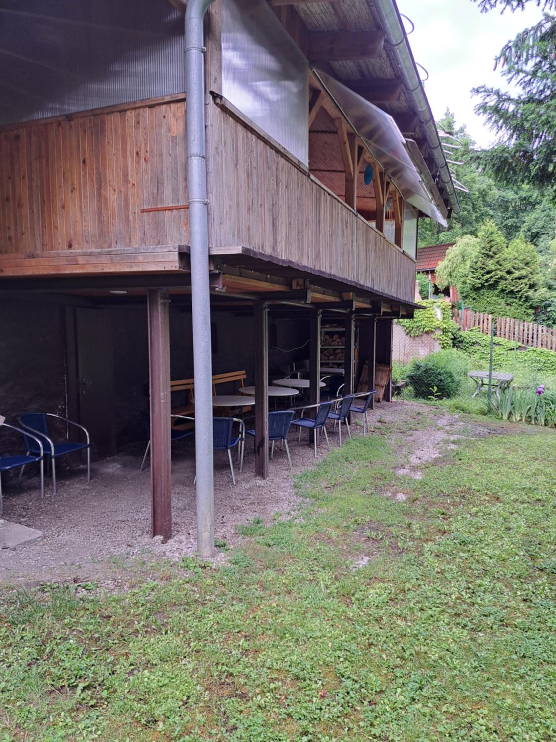 Photo 12