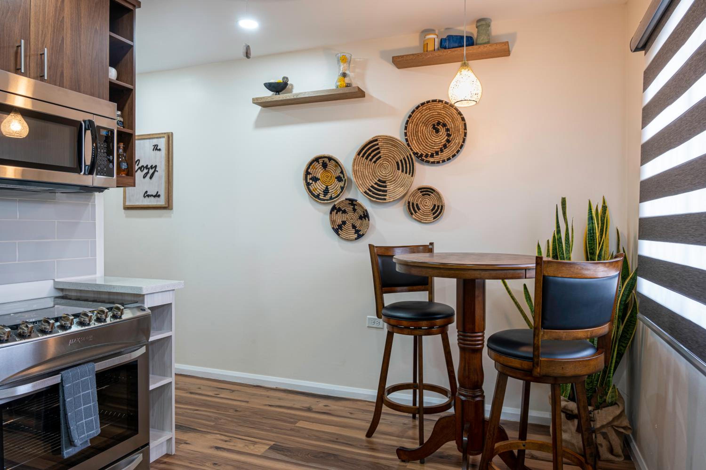 The Cozy Condo - A Modern Retreat view 2