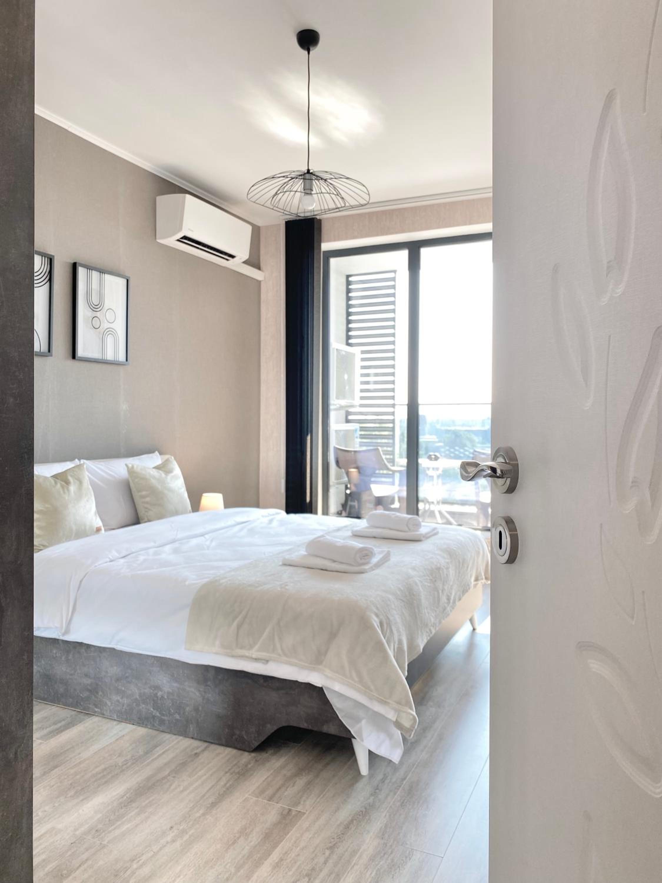 Private Apartment for 4 Guests and Parking
