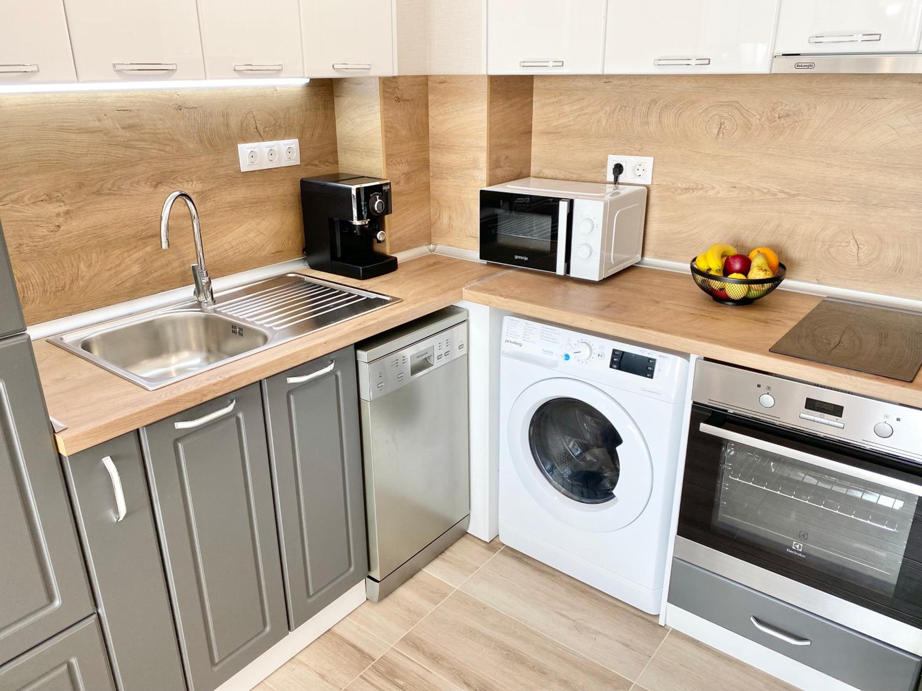 Private Apartment for 4 Guests and Parking