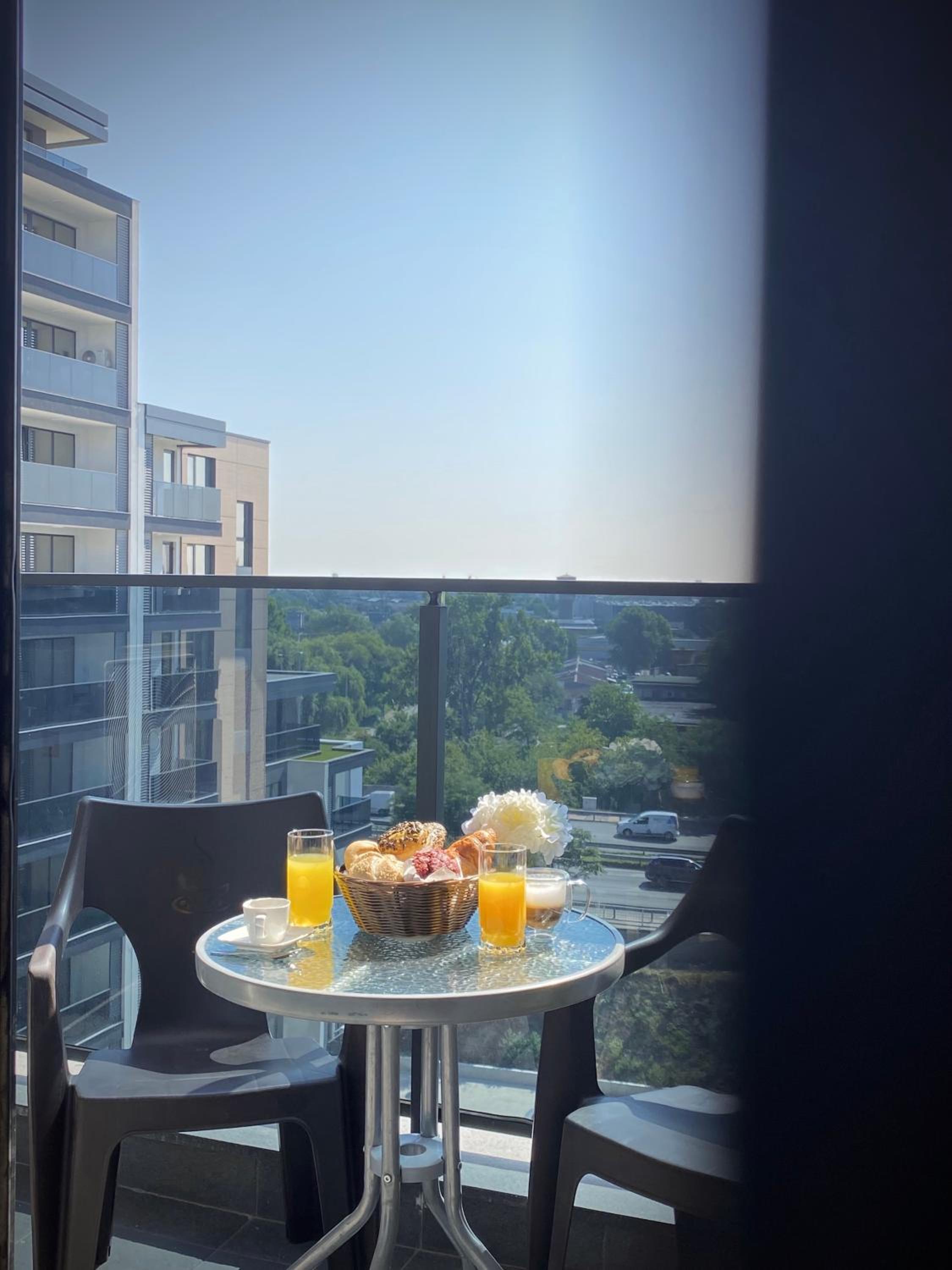 Private Apartment for 4 Guests and Parking