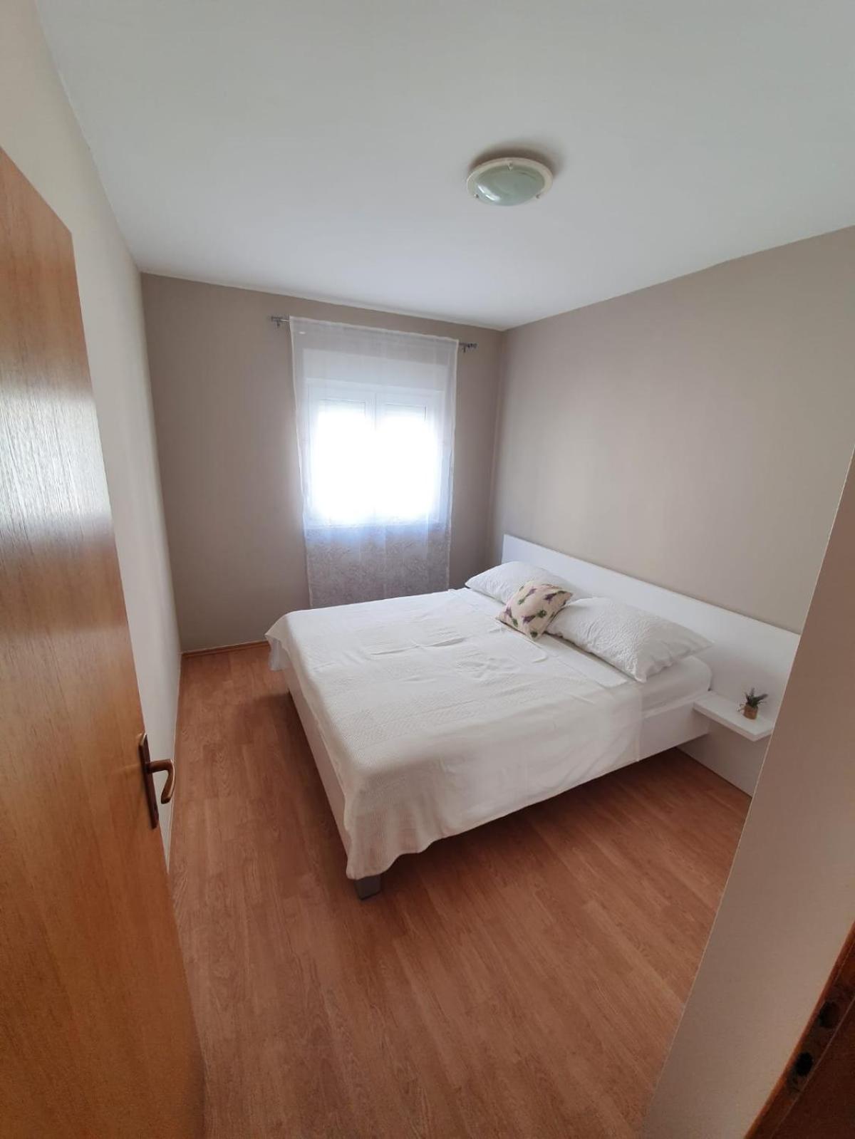 Ugodan stan u Baškoj Vodi, blizina mora i centra+P photo 4