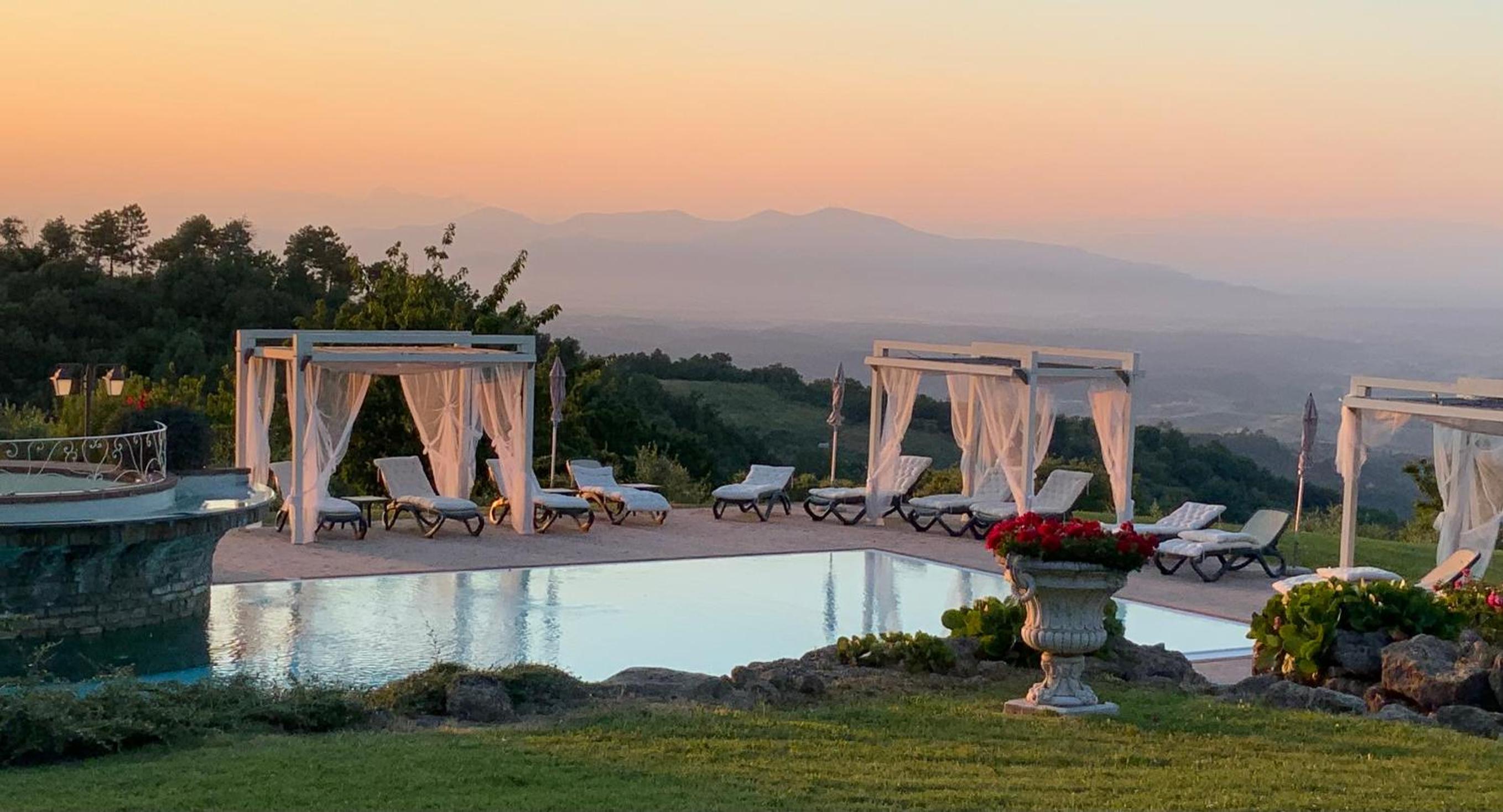 Villa Le Polle di Meletro - Exclusive Tuscan Villa with Private Pool & Panoramic Glass Sauna