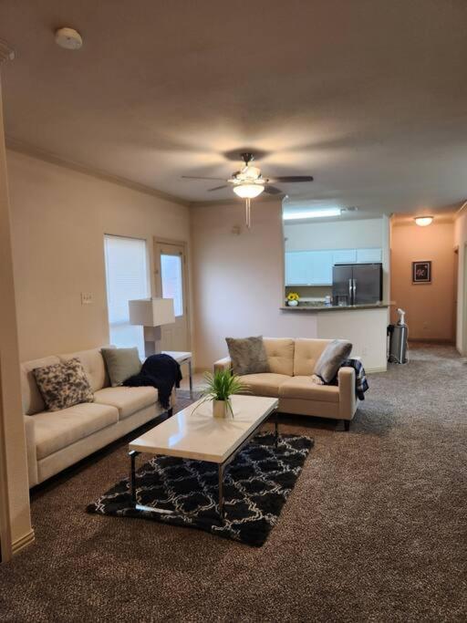 Townhouse near AT&T stadium, Six Flags & Epic Waterpark view 3