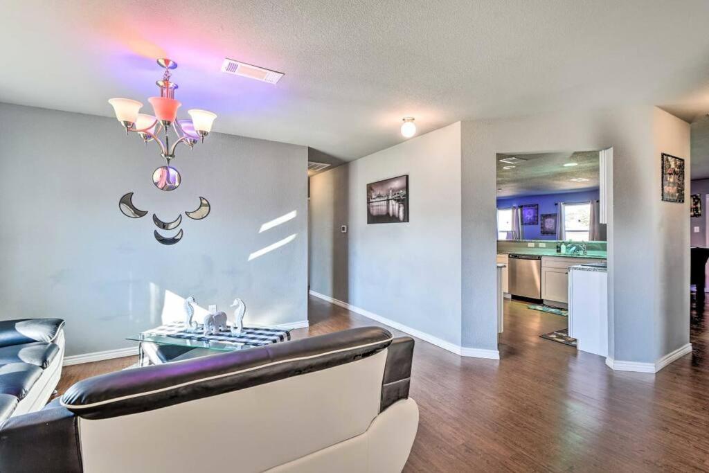 Luxury Modern Home near Downtown Dallas/Arlington view 5