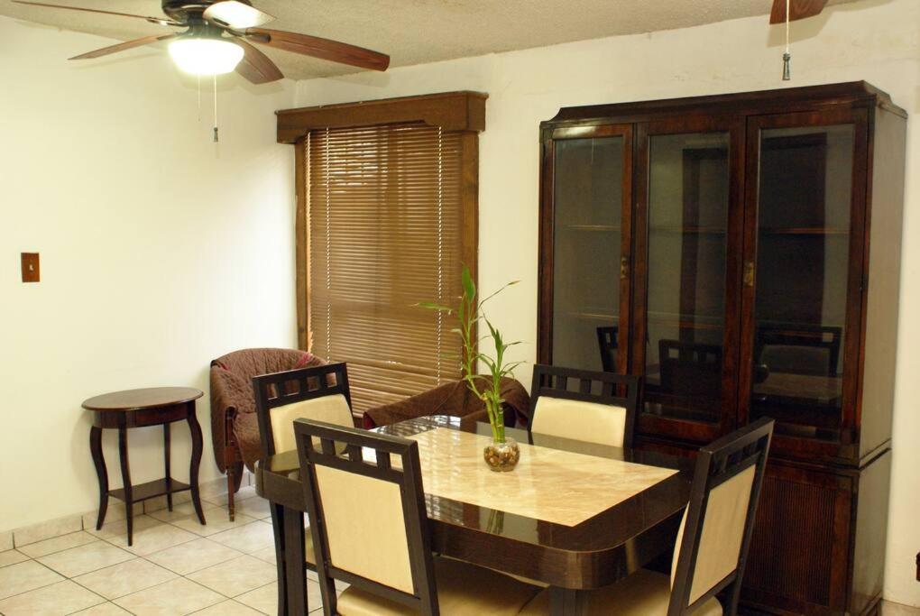 Encantadora casa con 3 habitaciones frente al parque