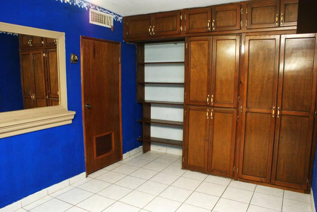 Encantadora casa con 3 habitaciones frente al parque