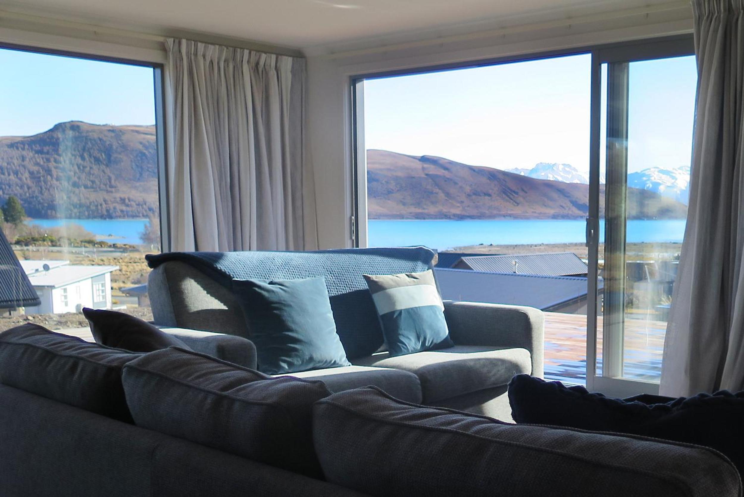 May's Place - Lake Tekapo view 3