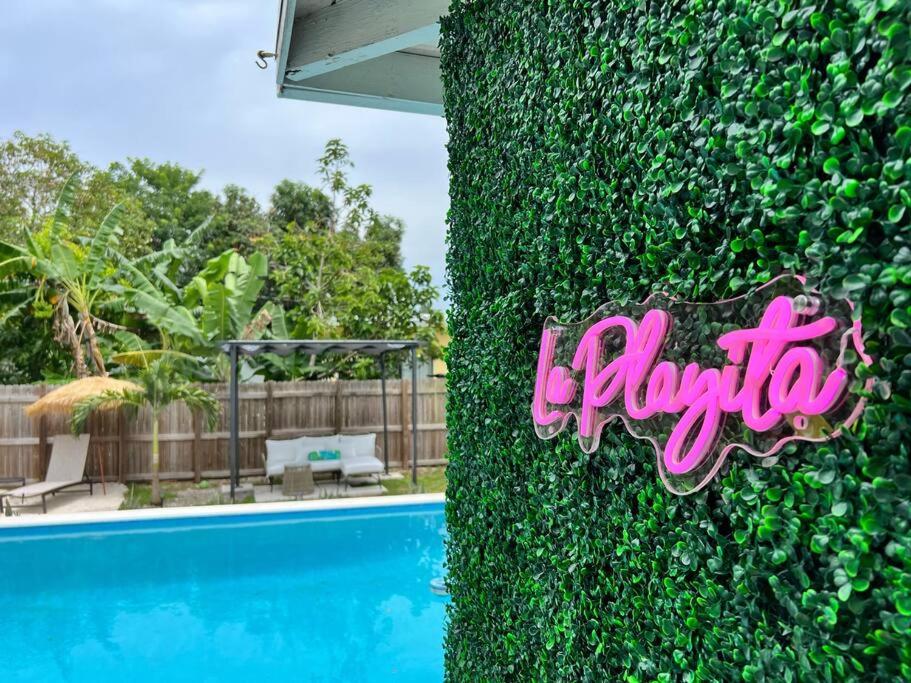 La Playita 4-BR Heated Pool Miami 16 Guests