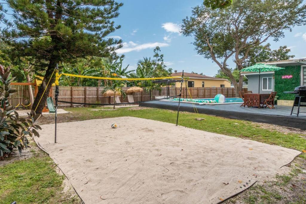 La Playita 4-BR Heated Pool Miami 16 Guests