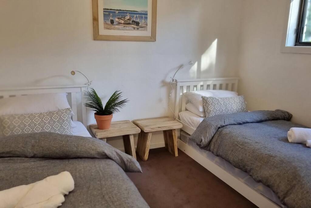 Sabi Robe WiFi 300m to Beach Dog friendly