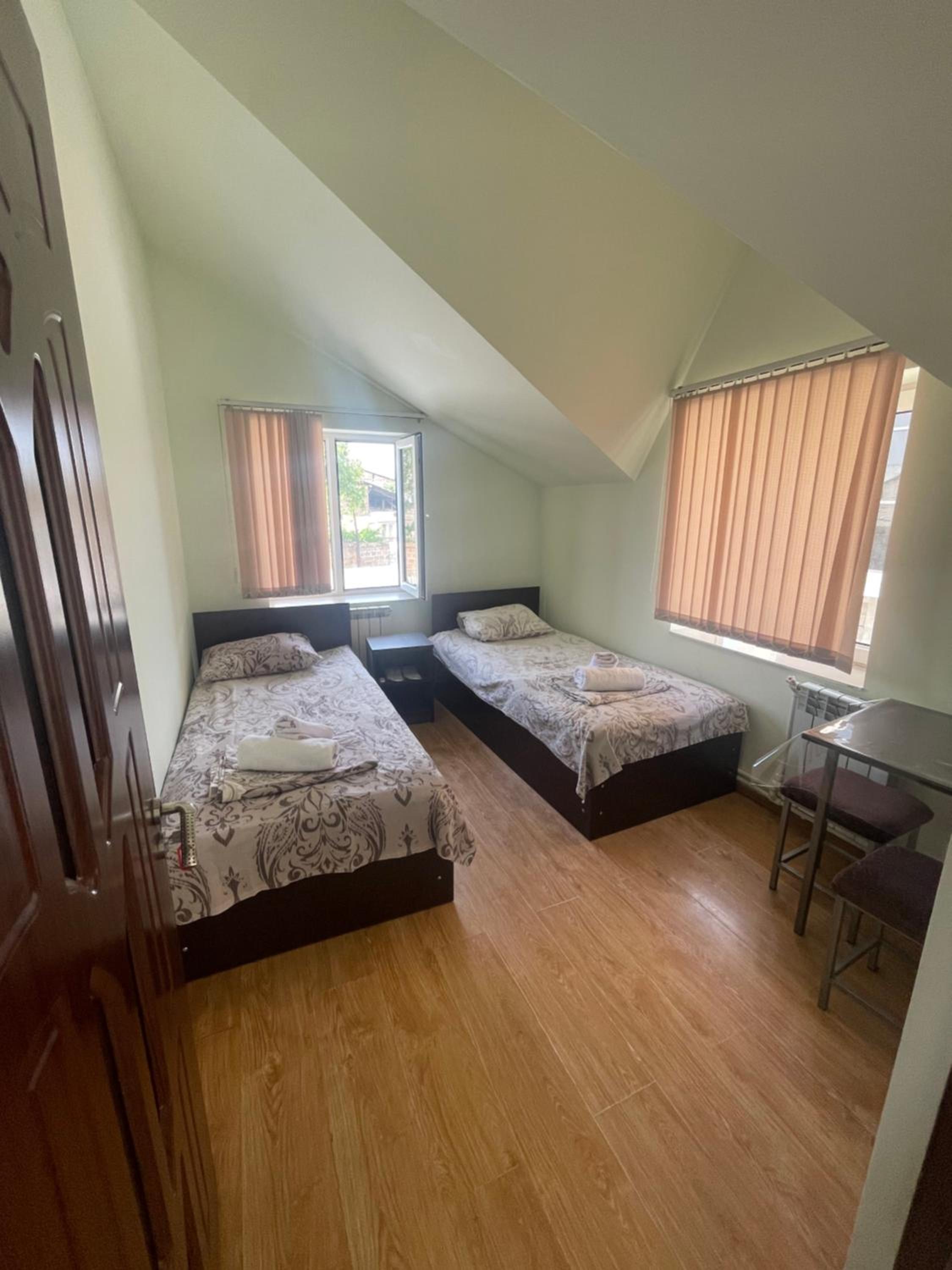 Noragyugh Guest House