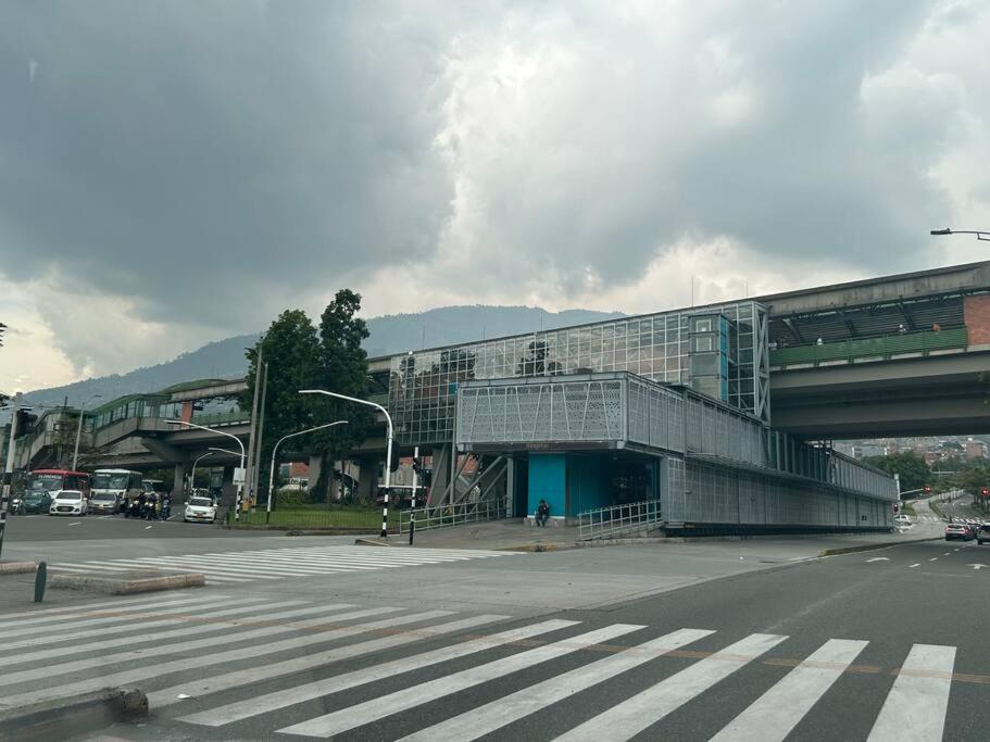Medellin, elegante y central apartamento