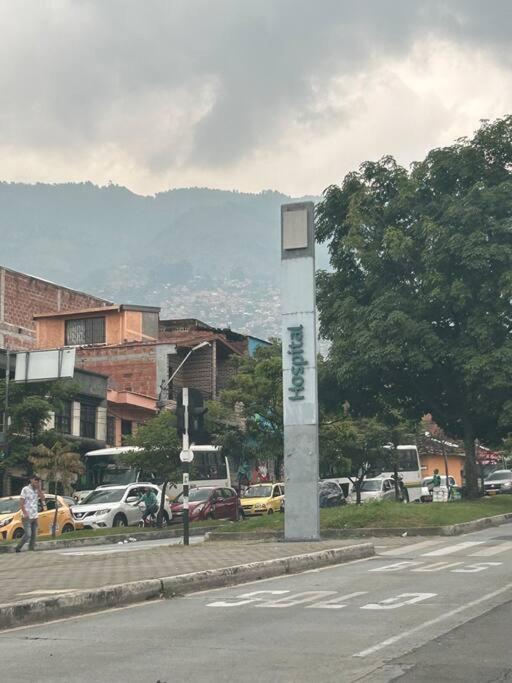 Medellin, elegante y central apartamento