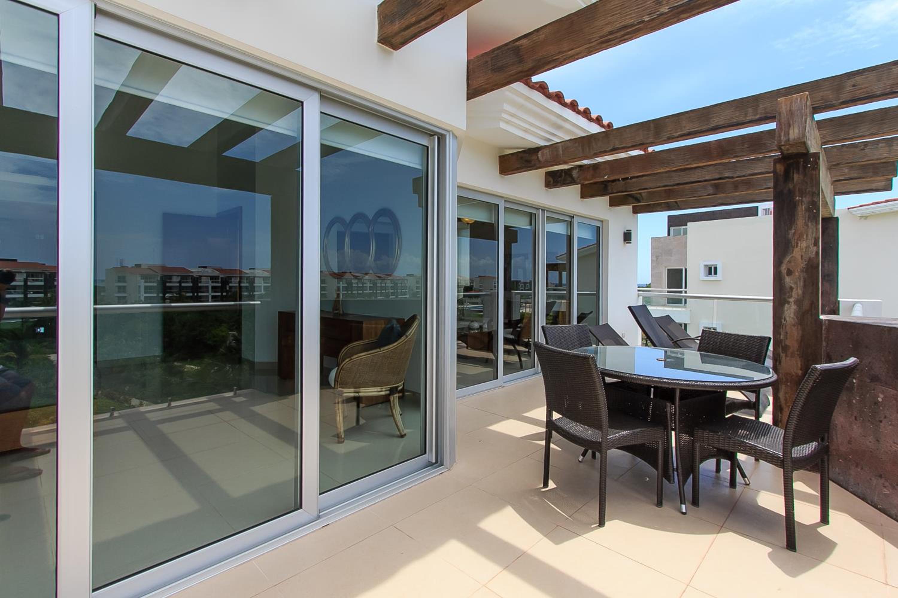 Luxury Condos at Mareazul Beachfront Complex with Resort-Style Amenities