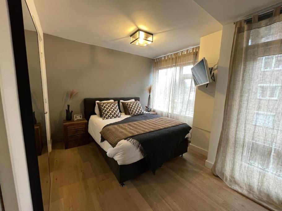 Stylish apartment @ city centre view 3