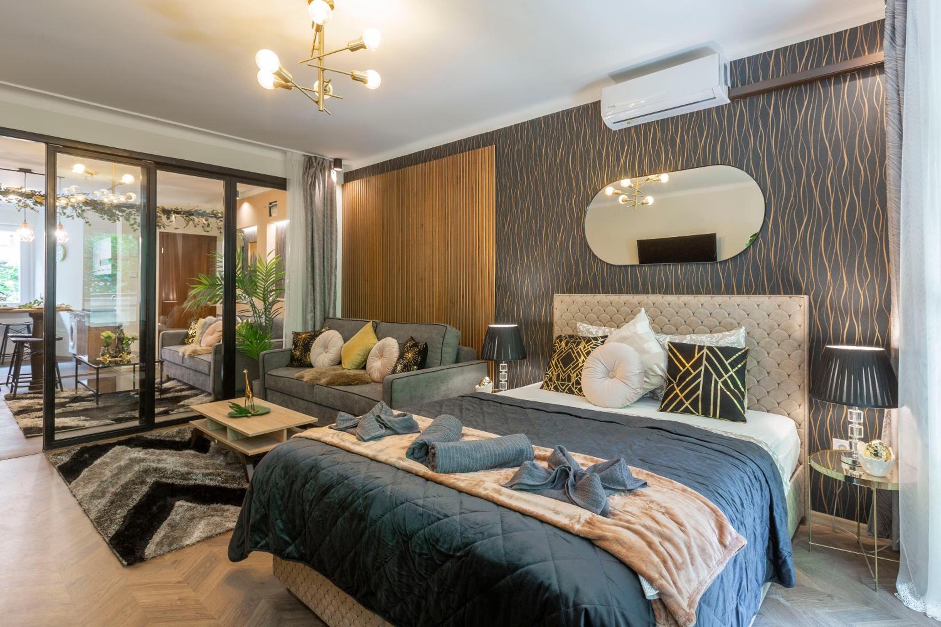Stylish Quentin Apartment in the King Street view 5