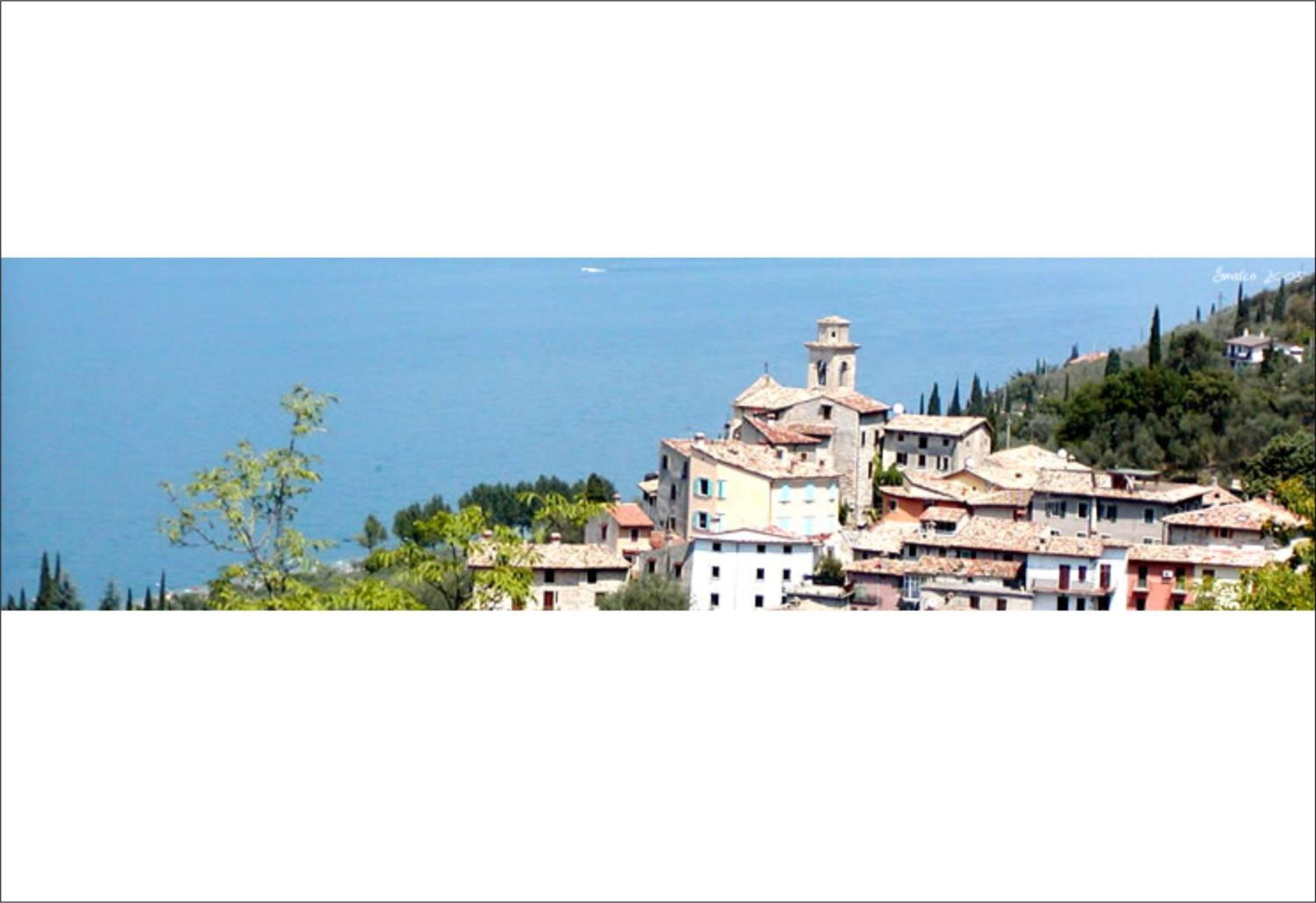 Romantic Dream view 3