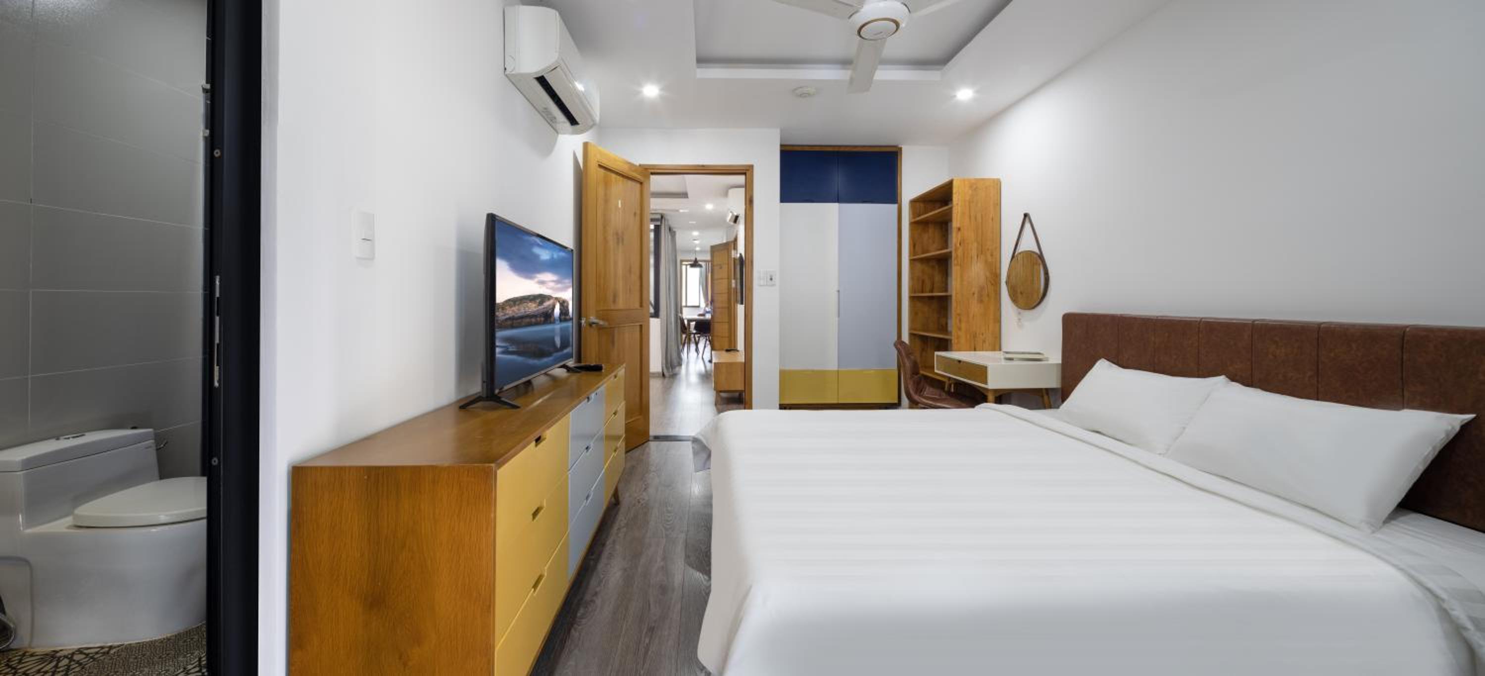 Luxury two-bedroom penthouse near Da Nang beach view 4