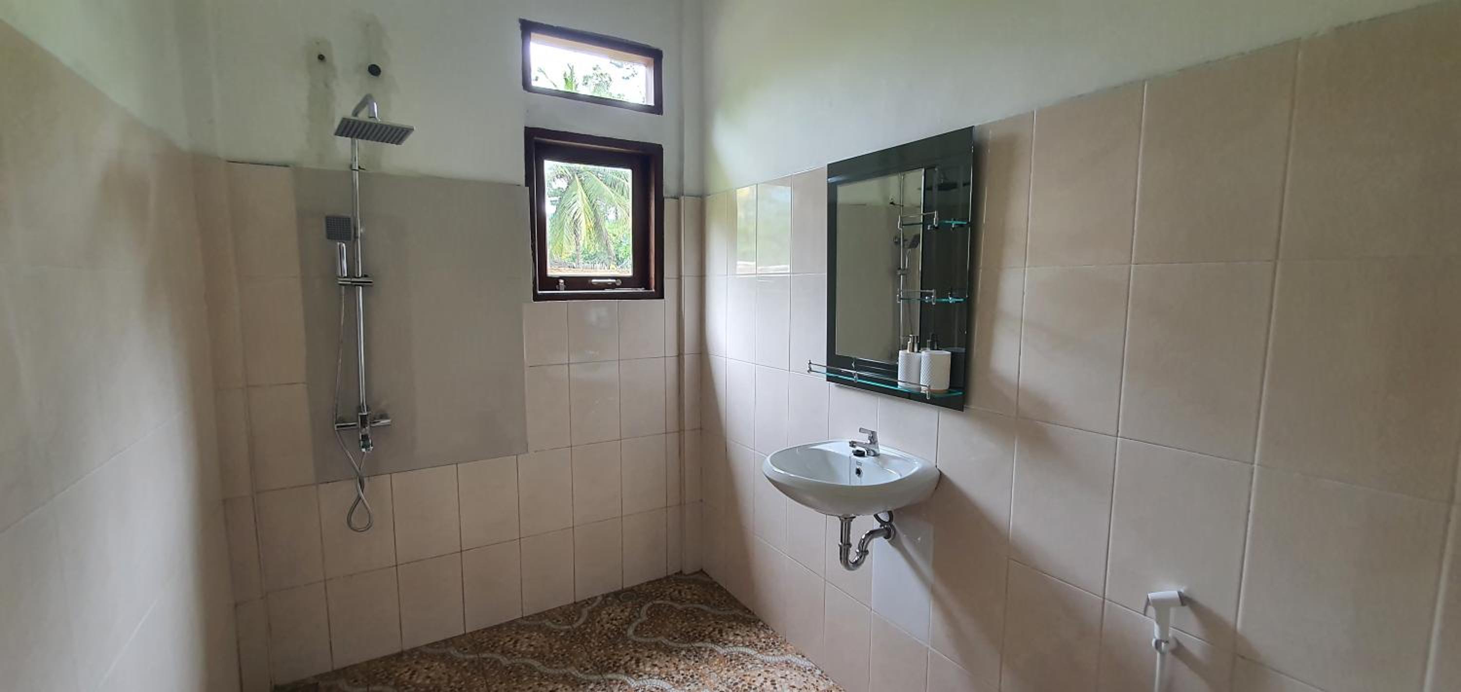 Sumatra Cheeky Monkeys Villa, Trekking and Tours