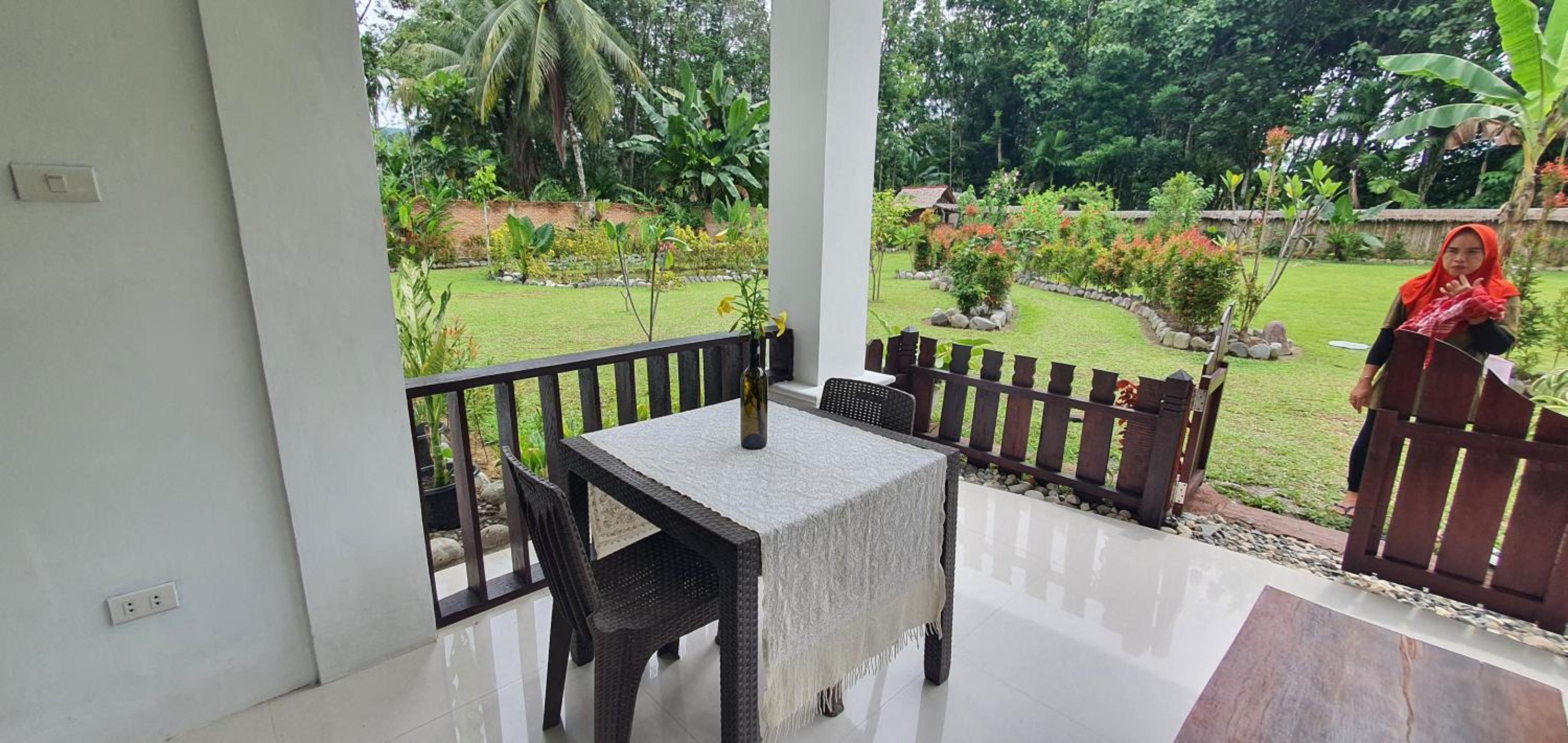 Sumatra Cheeky Monkeys Villa, Trekking and Tours