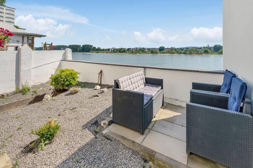 Tiny apartment with spacious terrace on the Rhine